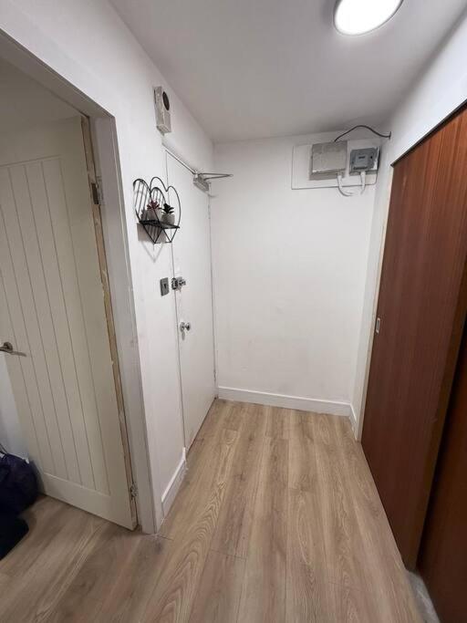 Modern 1 Bedroom - 5 Min Walk From Princess Street Eb1 Edimburgo Exterior foto
